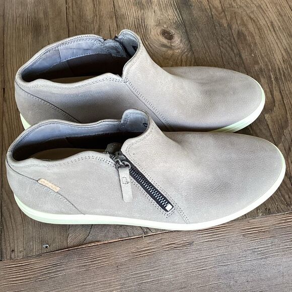 Ecco Low Bootie Suede Gray Soft Shoes Women’s 41/10 Zip Sneakers Ankle Boots - Picture 2 of 9